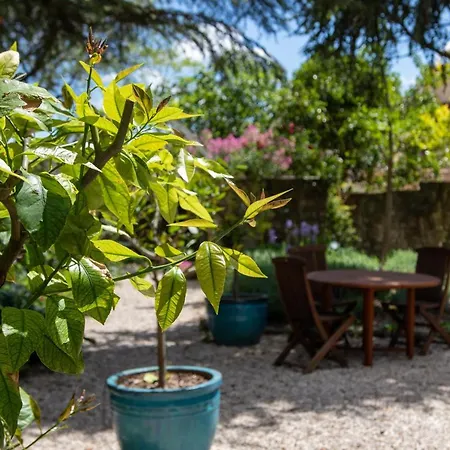 Le Jardin De Bed & Breakfast